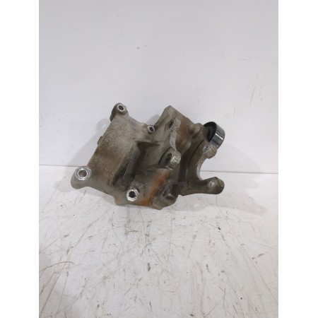 Recambio de soporte alternador para kia carens iii monospace (un) 2.0 crdi 140 referencia OEM IAM 3747227000  