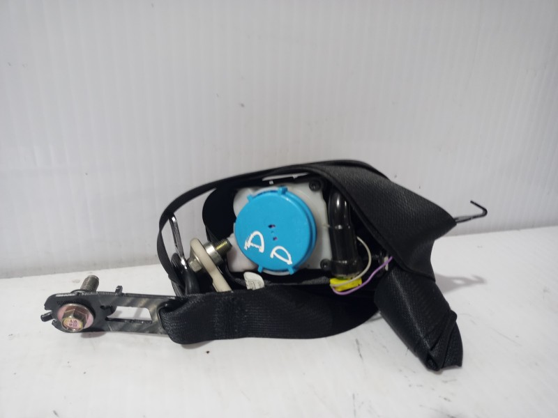 Recambio de cinturon seguridad delantero derecho para mazda 3 lim. () center-line referencia OEM IAM BHS257L30A02  