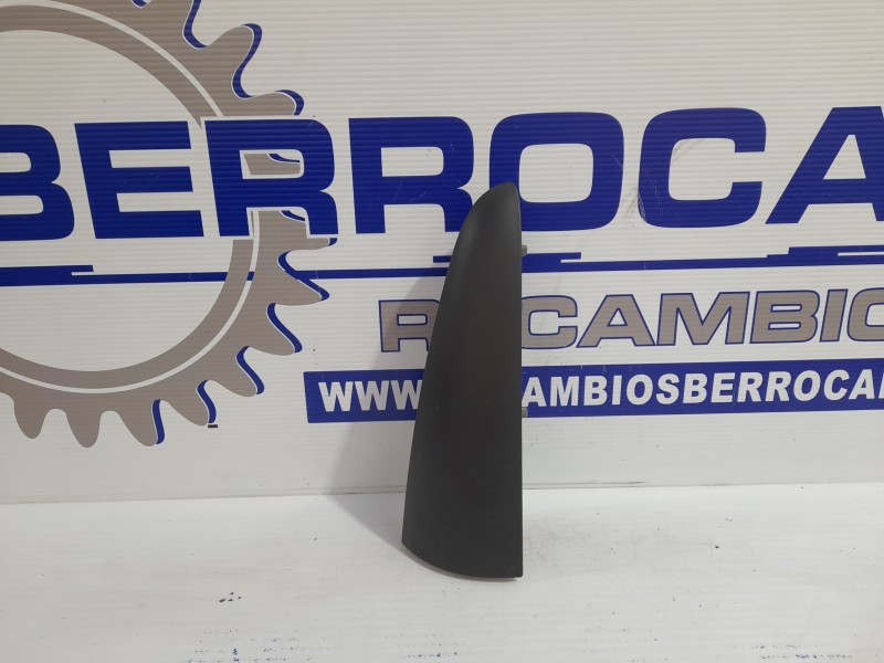 Recambio de molduras traseras para renault kangoo 1.5 dci diesel fap referencia OEM IAM 8200499015  