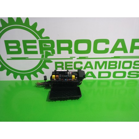 Recambio de caja reles / fusibles para opel zafira b 1.9 cdti cat (z 19 dtl) referencia OEM IAM 13206754  