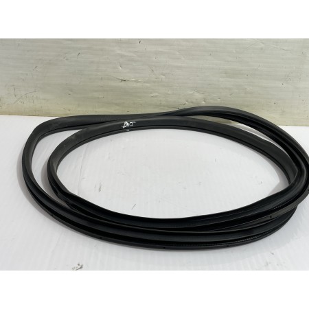 Recambio de goma contorno para mazda 3 lim. () center-line referencia OEM IAM BHN968911A  