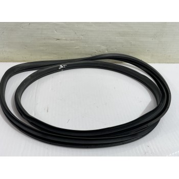 Recambio de goma contorno para mazda 3 lim. () center-line referencia OEM IAM BHN968911A  