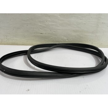 Recambio de goma contorno para mazda 3 lim. () center-line referencia OEM IAM BHN968911A  