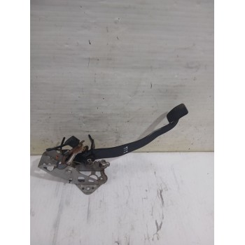 Recambio de pedal embrague para kia carens iii monospace (un) 2.0 crdi 140 referencia OEM IAM 328021D130  