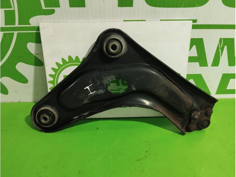 Recambio de brazo suspension inferior delantero izquierdo para peugeot 207 1.4 referencia OEM IAM 3520R7  