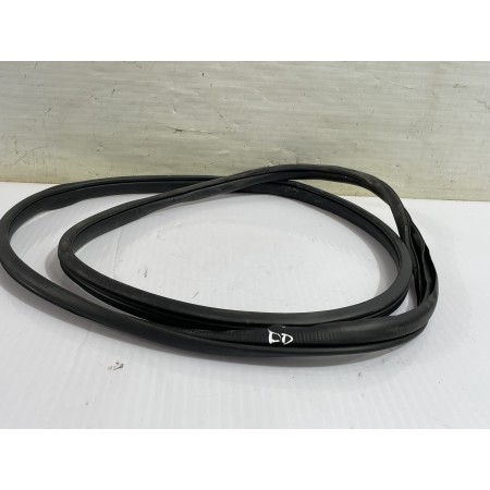 Recambio de goma contorno para mazda 3 lim. () center-line referencia OEM IAM BHN968911A  