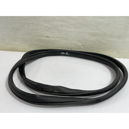 Recambio de goma contorno para mazda 3 lim. () center-line referencia OEM IAM BHN968913A  