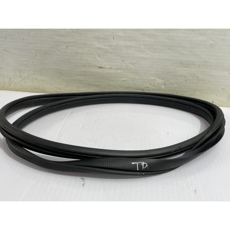 Recambio de goma contorno para mazda 3 lim. () center-line referencia OEM IAM BHN968913A  