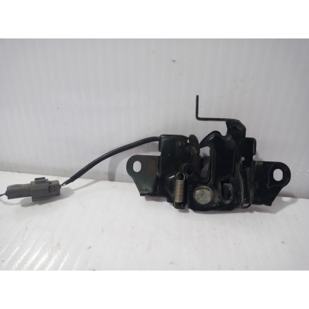 Recambio de cerradura capo para mazda 3 lim. () center-line referencia OEM IAM BHN956620  