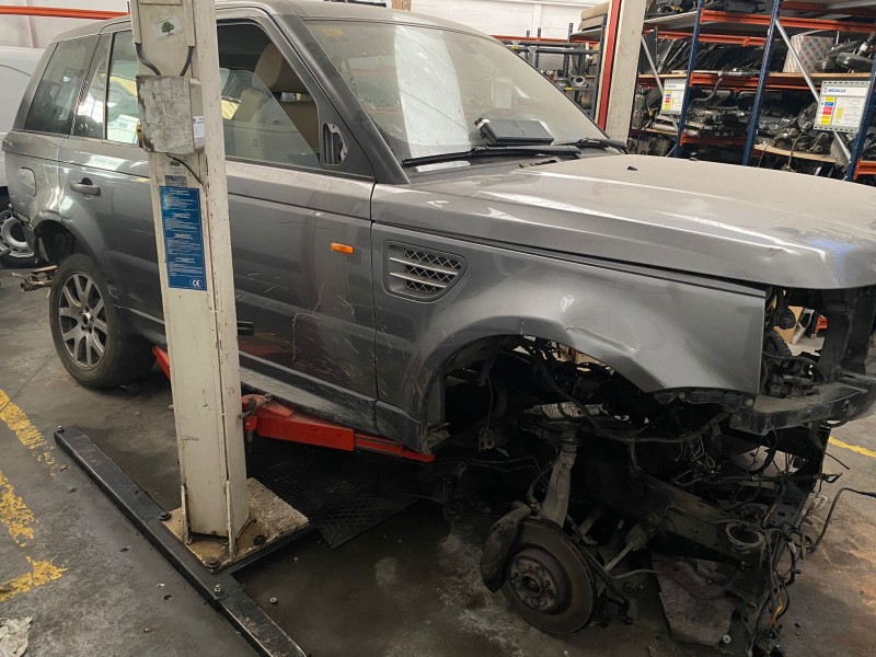 Recambio de puerta delantera derecha para land rover range rover sport 3.6 td v8 referencia OEM IAM LR016464  