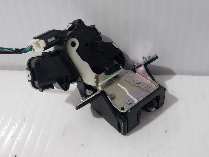 Recambio de cerradura maletero / porton para mazda 3 lim. () center-line referencia OEM IAM G33M62310A  