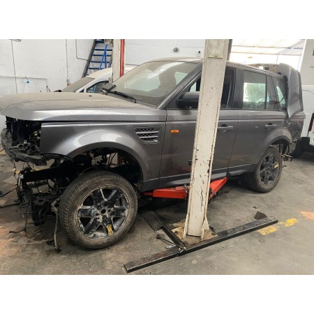 Recambio de puerta trasera izquierda para land rover range rover sport 3.6 td v8 referencia OEM IAM BFA790090  
