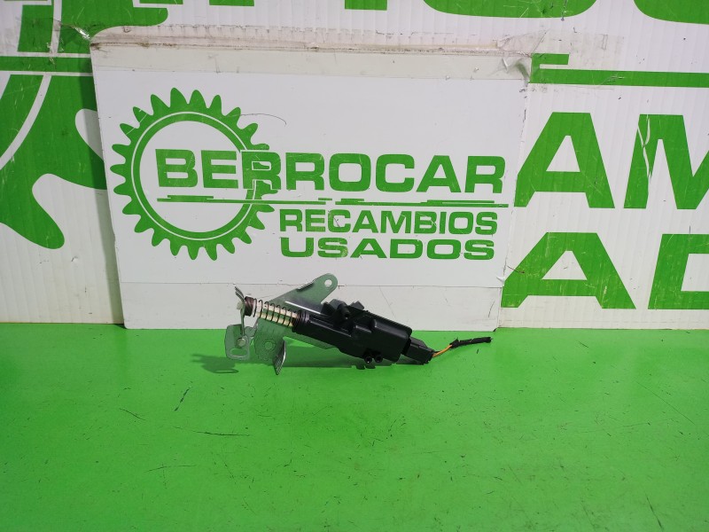 Recambio de motor cierre centralizado porton para ford fiesta (cbk) ambiente referencia OEM IAM 2S6T432A98  