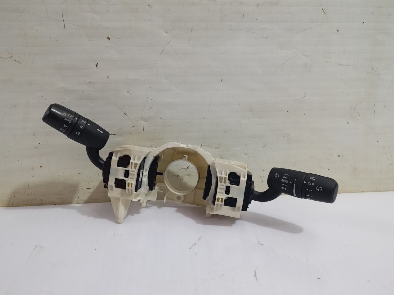 Recambio de mando multifuncion para mazda 3 lim. () center-line referencia OEM IAM SKE13302  