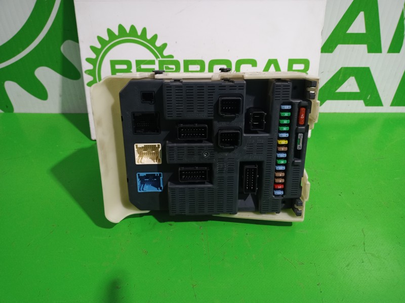 Recambio de caja reles / fusibles para peugeot 207 1.4 referencia OEM IAM 9663798280  