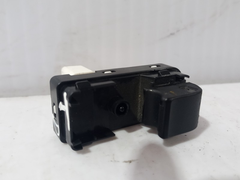 Recambio de mando elevalunas trasero derecho para mazda 3 lim. () center-line referencia OEM IAM KD3566370  