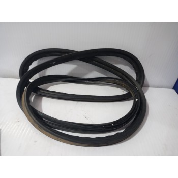 Recambio de goma contorno para mazda 3 lim. () center-line referencia OEM IAM BHN962761  