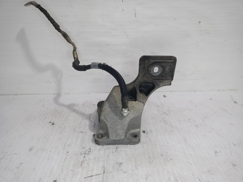 Recambio de soporte motor derecho para land rover discovery 4 tdv6 hse referencia OEM IAM AH226037BA  