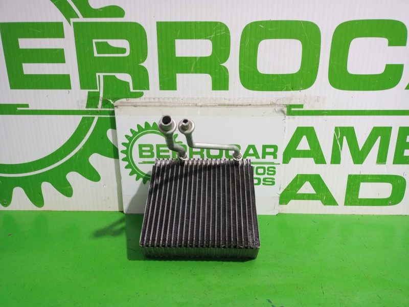 Recambio de evaporador aire acondicionado para ford fiesta (cbk) ambiente referencia OEM IAM 1206933  