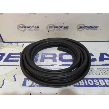 Recambio de goma contorno para renault master kasten referencia OEM IAM 8283100Q1A  