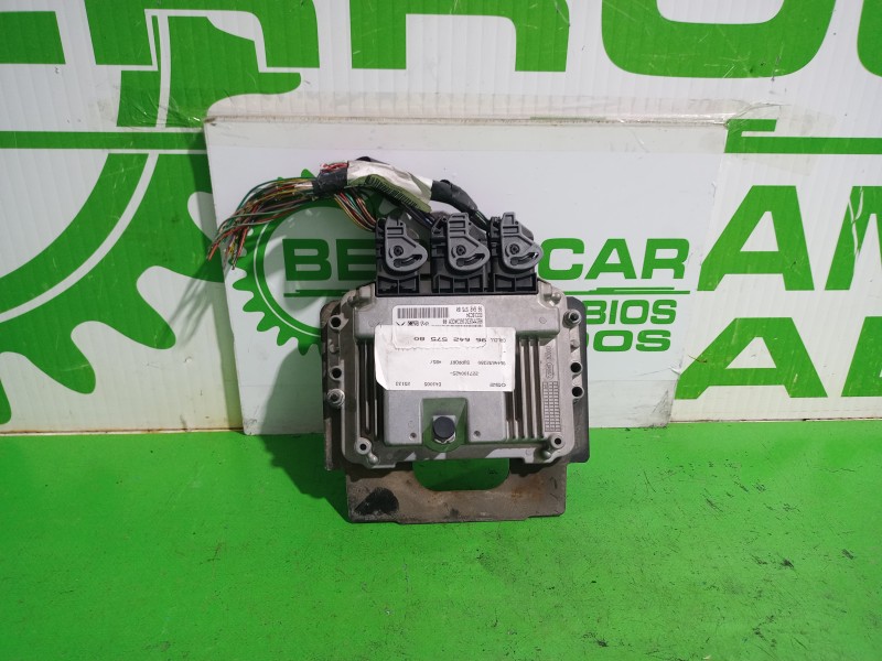 Recambio de centralita motor uce para citroën c4 berlina collection referencia OEM IAM 9664257580  
