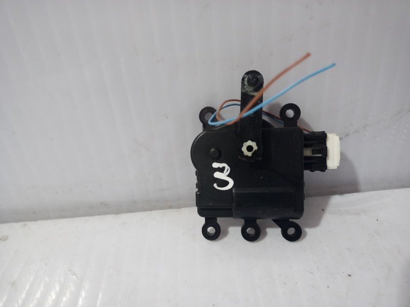 Recambio de motor apertura trampilla para mazda 3 lim. () center-line referencia OEM IAM KD4561B60  