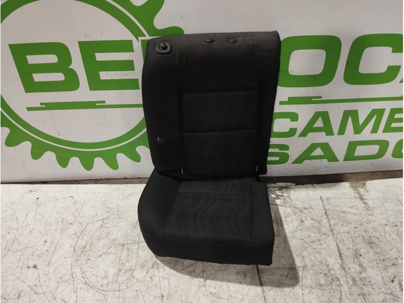 Recambio de asientos trasero derecho para peugeot 207 1.4 referencia OEM IAM 8852J8  