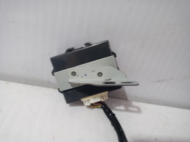 Recambio de modulo electronico para mazda 3 lim. () center-line referencia OEM IAM BHS267UU0  