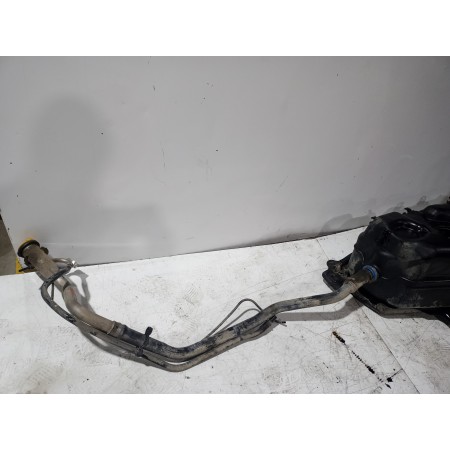 Recambio de deposito combustible para land rover discovery 4 tdv6 hse referencia OEM IAM AH229K007F  