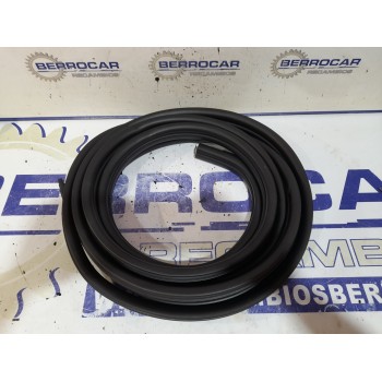 Recambio de goma contorno para renault master kasten referencia OEM IAM 8283100Q1A  