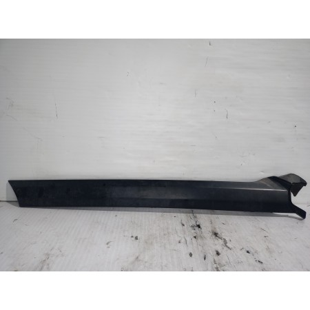 Recambio de moldura para land rover discovery 4 tdv6 hse referencia OEM IAM 6H2203065DAW  