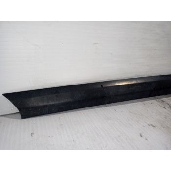 Recambio de moldura para land rover discovery 4 tdv6 hse referencia OEM IAM 6H2203065DAW  