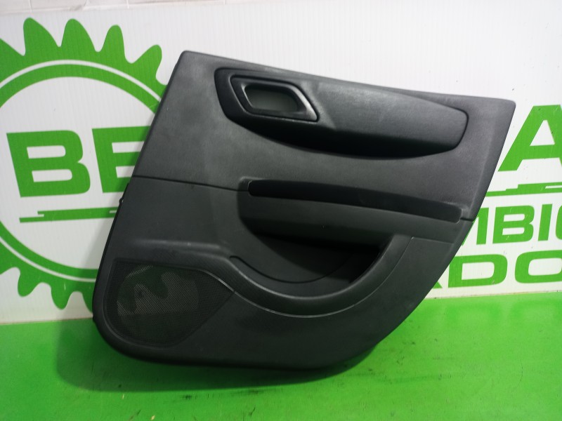 Recambio de guarnecido puerta trasera derecha para citroën c4 berlina collection referencia OEM IAM 9646277877  