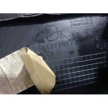 Recambio de guarnecido puerta trasera derecha para citroën c4 berlina collection referencia OEM IAM 9646277877  