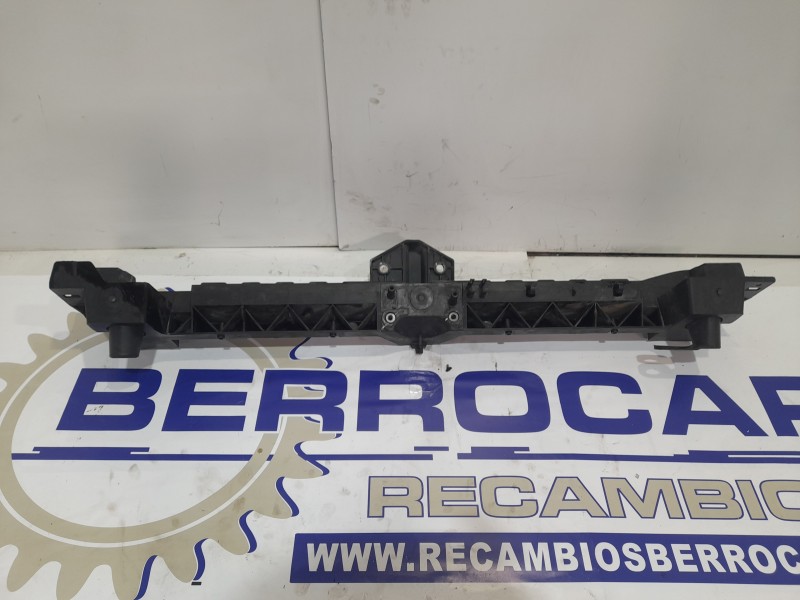 Recambio de travesaño superior para peugeot partner kombi 1.6 blue-hdi fap referencia OEM IAM 9680544280  