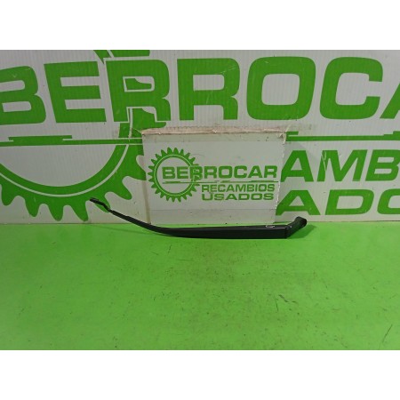 Recambio de brazo limpia delantero derecho para toyota auris touring sports (e18) hybrid feel! edition referencia OEM IAM 852110