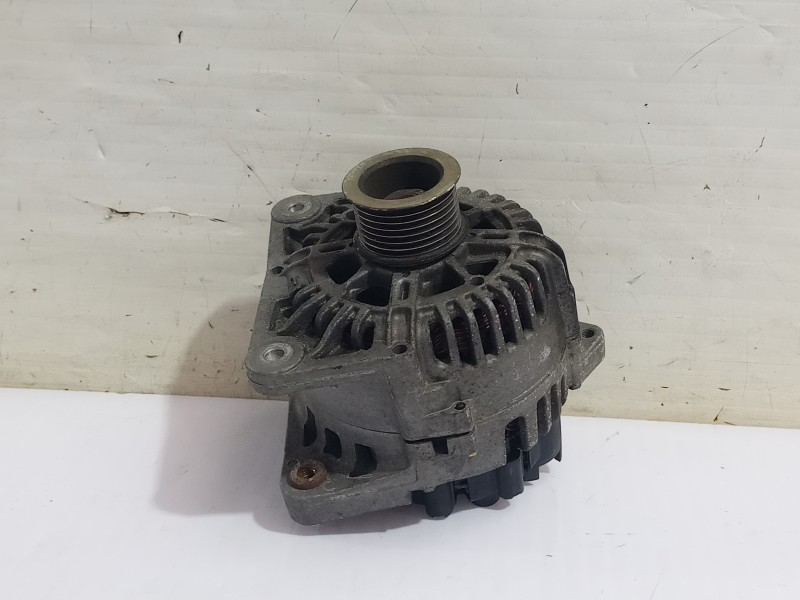 Recambio de alternador para renault scenic ii grand confort dynamique referencia OEM IAM TG11C065  