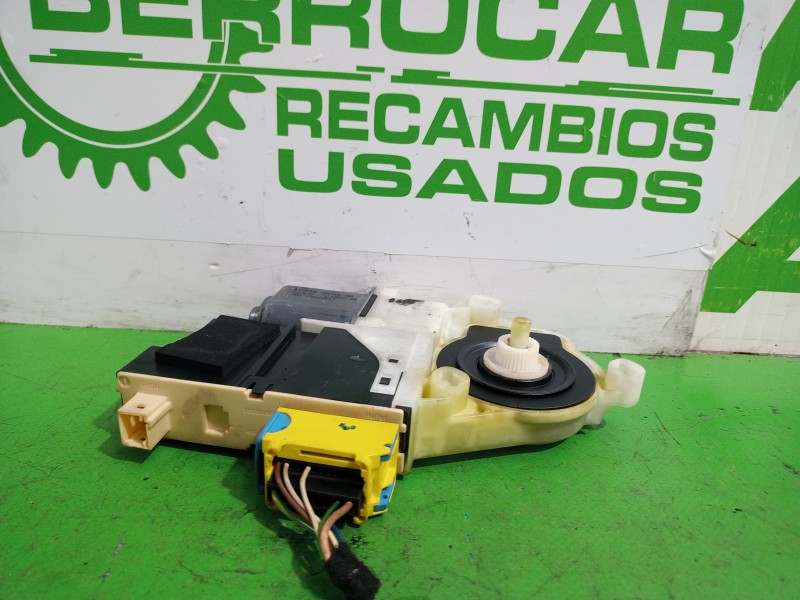 Recambio de motor elevalunas delantero derecho para citroën c4 berlina collection referencia OEM IAM 9681574880  