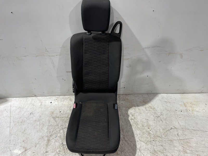 Recambio de asiento trasero medio para renault scenic ii grand confort dynamique referencia OEM IAM 7701064325  