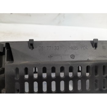 Recambio de rejilla aireadora para opel vectra c berlina 2.0 dti referencia OEM IAM 09177133  