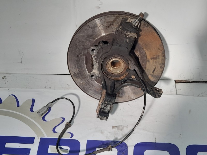 Recambio de mangueta delantera derecha para peugeot partner kombi 1.6 blue-hdi fap referencia OEM IAM 3647 96  