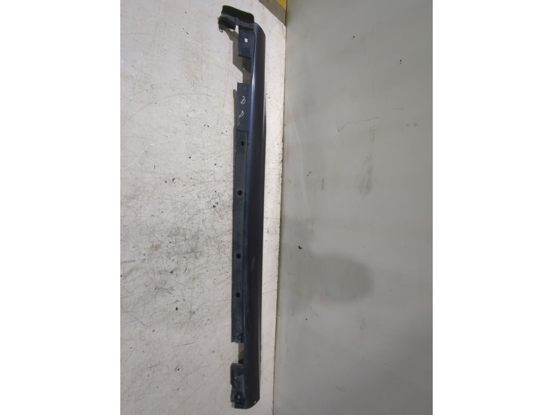 Recambio de faldon lateral para mercedes-benz clk (c209) clk 240 (209.361) referencia OEM IAM A2096900440  