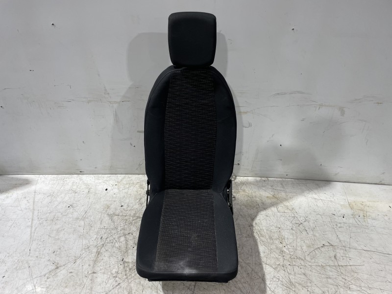 Recambio de asientos trasero derecho para renault scenic ii grand confort dynamique referencia OEM IAM 7701068609  