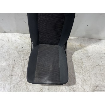 Recambio de asientos trasero derecho para renault scenic ii grand confort dynamique referencia OEM IAM 7701068609  