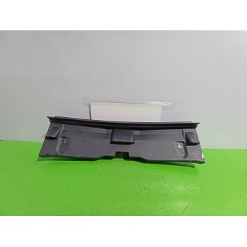 GUARNECIDO PORTON TRASERO 6471602120 