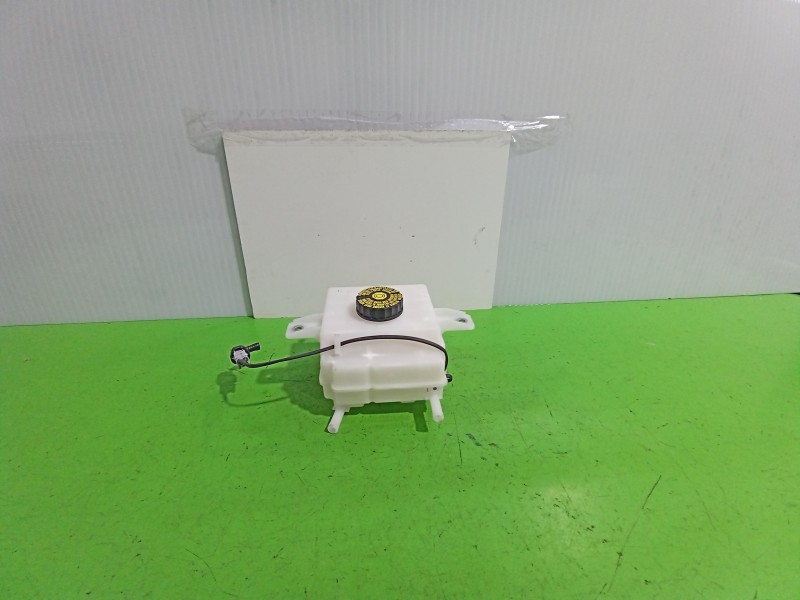 Recambio de deposito servo para toyota auris touring sports (e18) hybrid feel! edition referencia OEM IAM 0204789033  