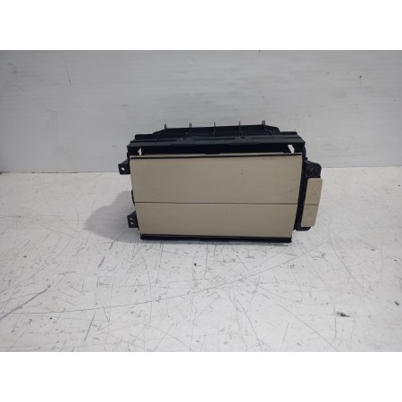 Recambio de apoyabrazos central para lexus rx 300(mcu35) luxury referencia OEM IAM 5881348020  