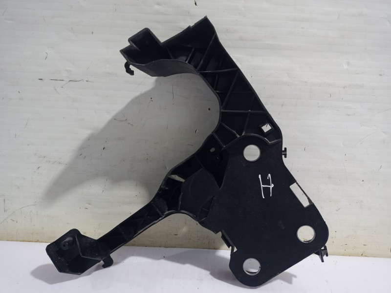 Recambio de soporte faro izquierdo para renault scenic ii grand confort dynamique referencia OEM IAM 8200137495  