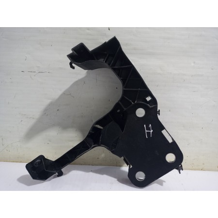 Recambio de soporte faro izquierdo para renault scenic ii grand confort dynamique referencia OEM IAM 8200137495  