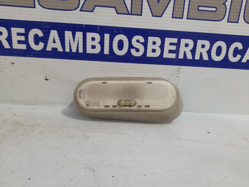 Recambio de luz interior para renault kangoo 1.5 dci diesel fap referencia OEM IAM 8200439508  